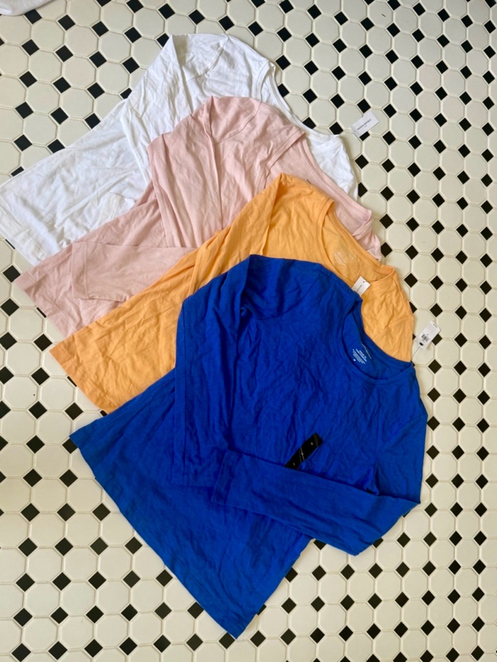 NWT Bundle of Banana Republic Long Sleeve Timeless T-Shirts - Medium